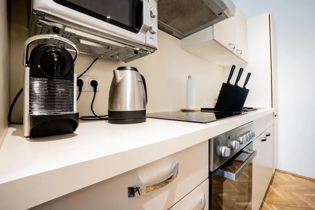 Comfortable, Balcony Apartment - Quick Access To Vienna'S Old Centre 0*, Vienna
