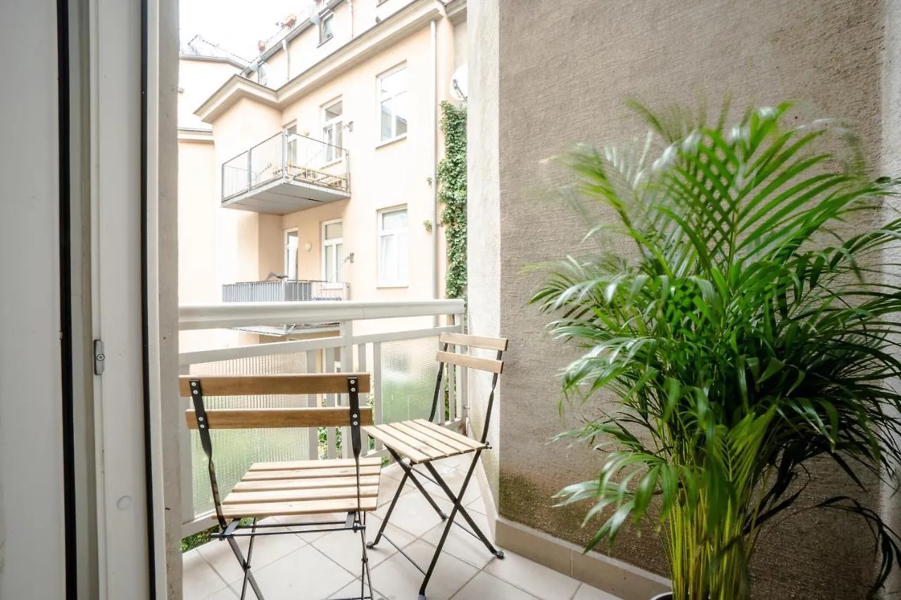Comfortable, Balcony Apartment - Quick Access To Vienna'S Old Centre Austria